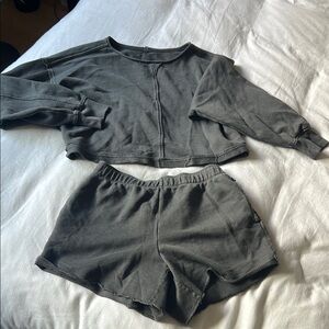 Aerie Gray Cropped Sweatshirt and Shorts Set Size M